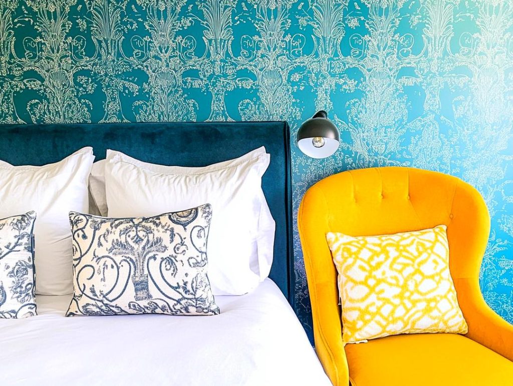 Bright Color Tips: Bold & Removable Decor for Rental Bedrooms