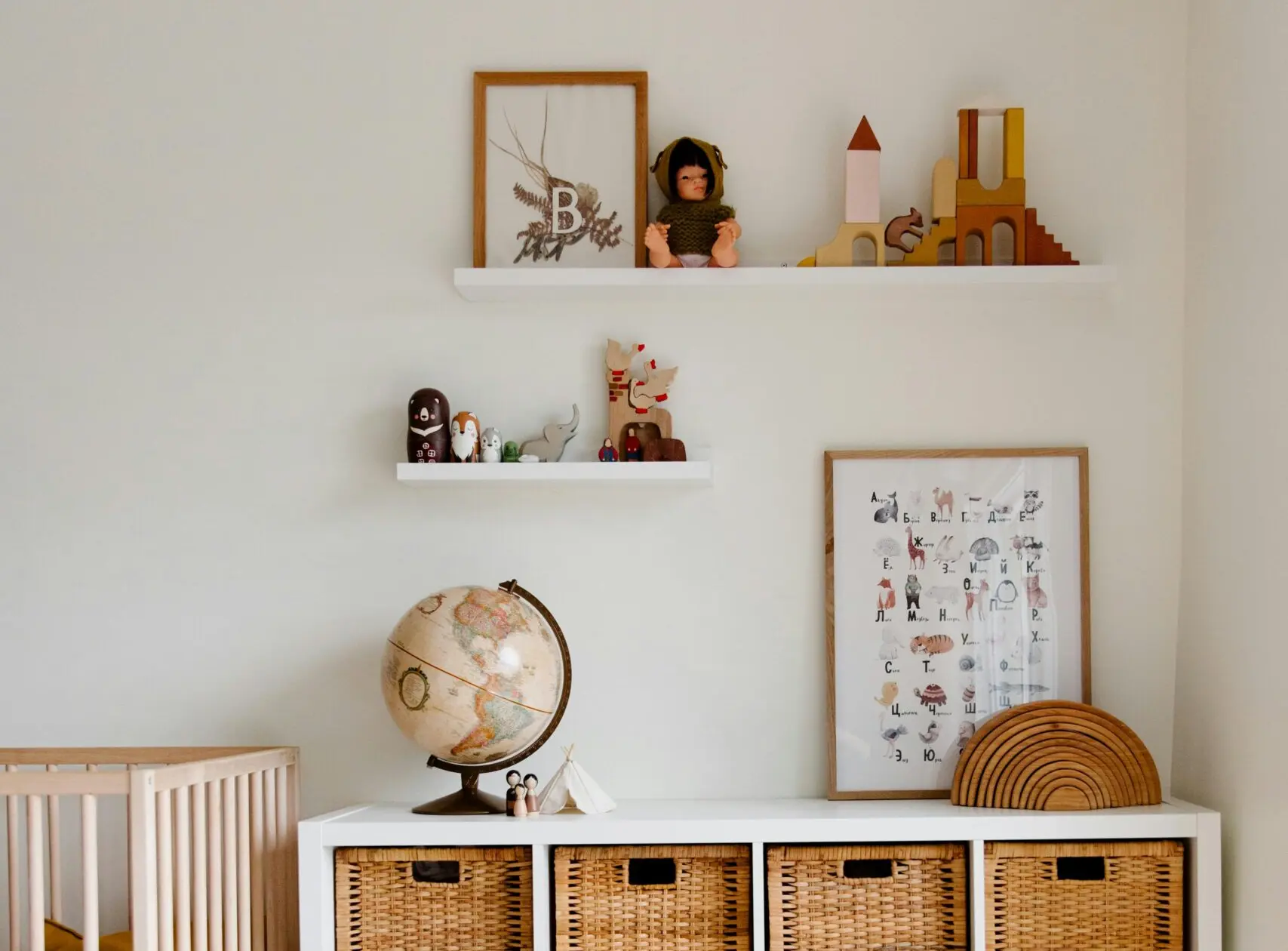 Cozy Living Room Ideas: Neutral Tones, Boho Corners & Stylish Storage